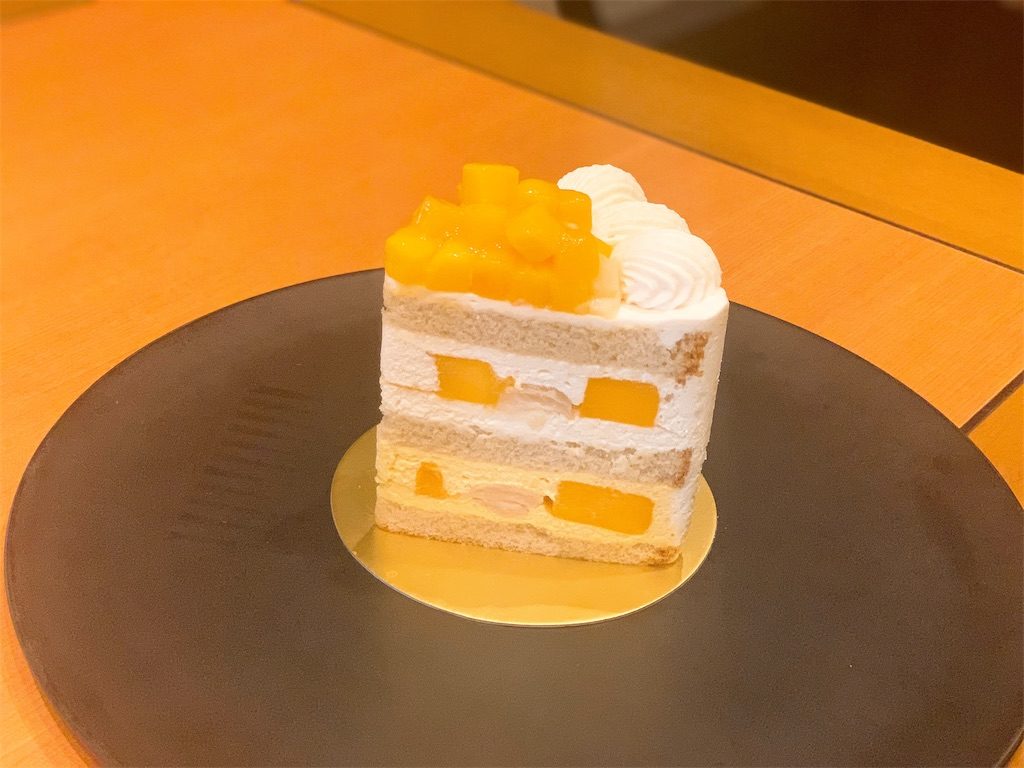 期間限定マンゴー メロン Satsukiでランチとケーキを堪能 ホテルニューオータニ 東京 6月 るるのお菓子な暮らし