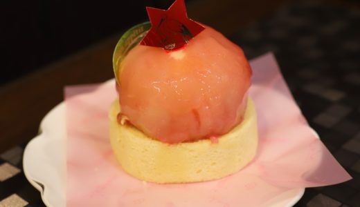 桃がまるごとのったロールケーキ♡巣鴨の人気店『パティスリー ヨシノリアサミ』(8月)